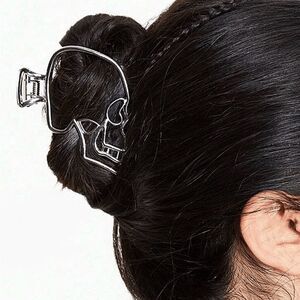 Gothic Skull Hair Clip, Silver Color, Unique, Easy to use